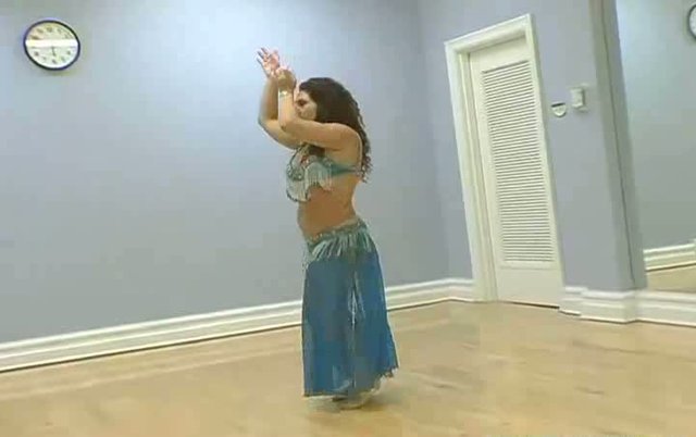Жирная Восточная Женщина Обучающая Танцу Живота Классно Трахнула Молодого Парня.