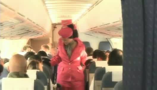 Стюардесса Любит Секс В Самолете Со Случайными Пассажирами